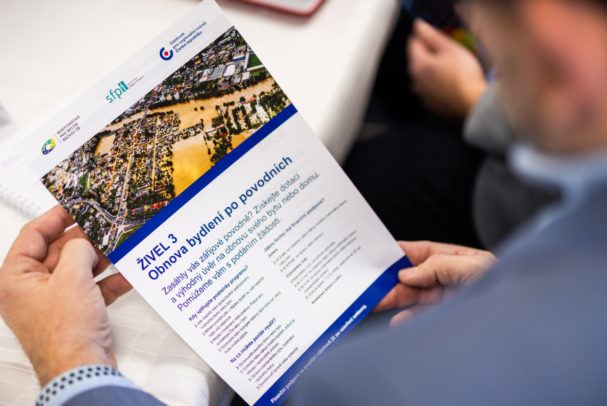 Ministerstvo pro místní rozvoj schválilo na 260 žádostí v programu Živel 1 a začíná vyplácet první p